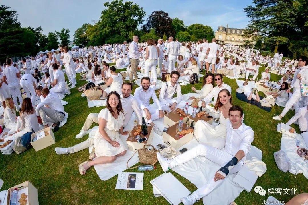 印象 | 香槟仲夏夜的正确打开方式：白色野餐派对