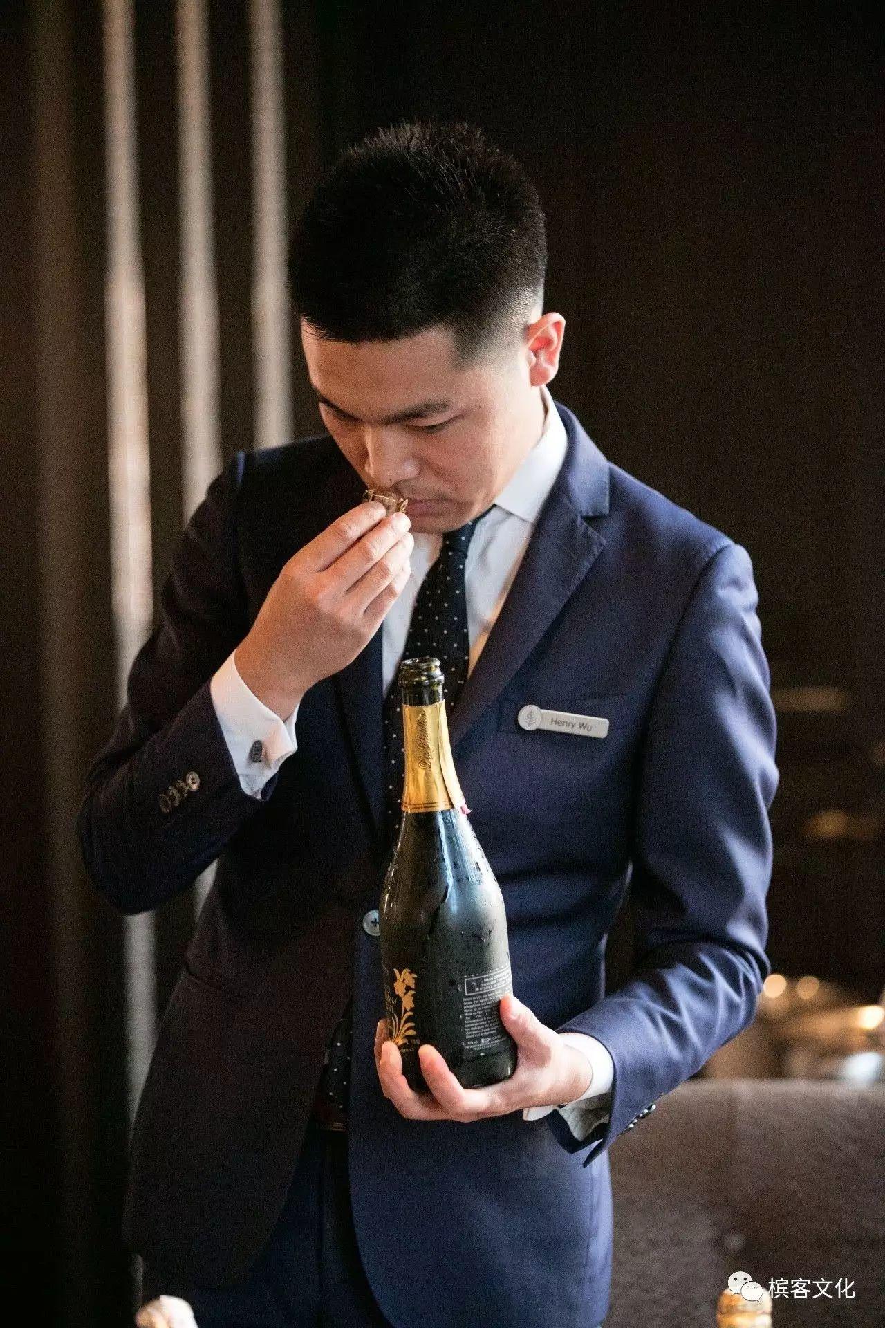 如何正确开香槟？ 安全也帅气？