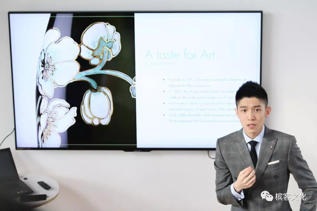 William WU：他让巴黎之花就这么美遍了中国