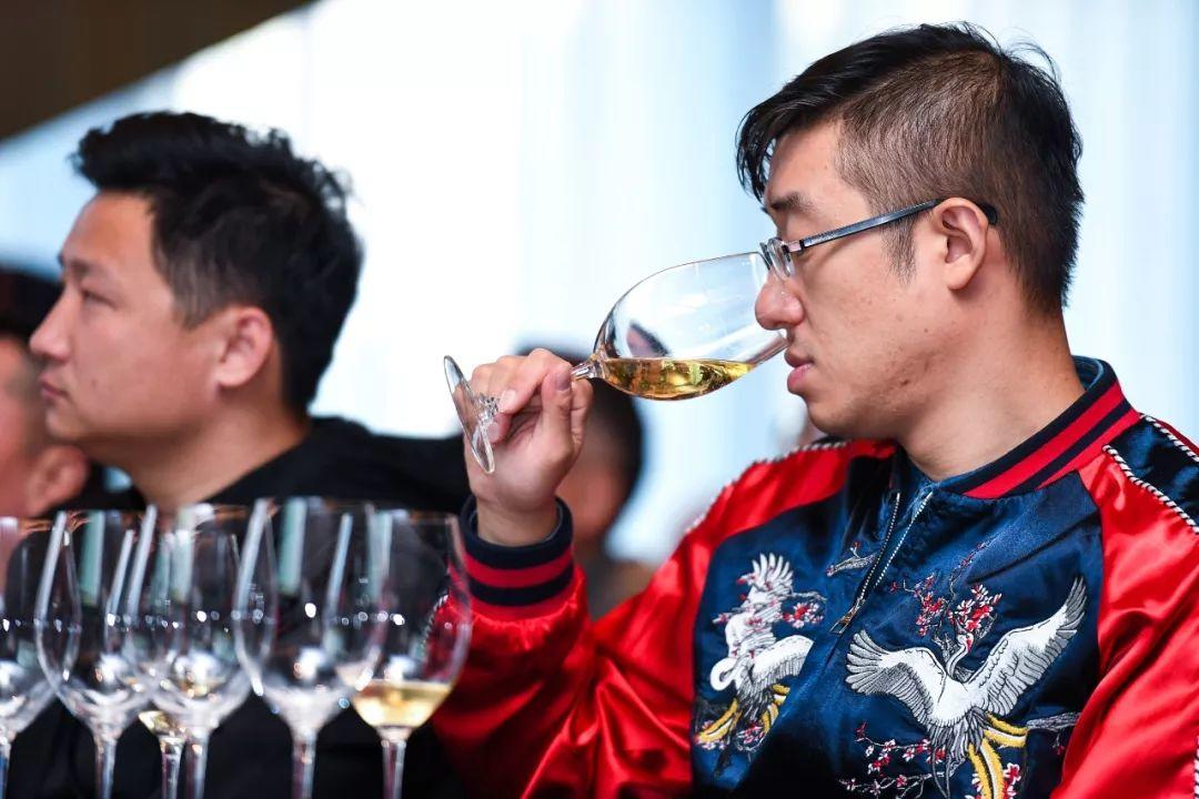 北京极客罗嘉 ： 在香槟的世界里感受到禅意