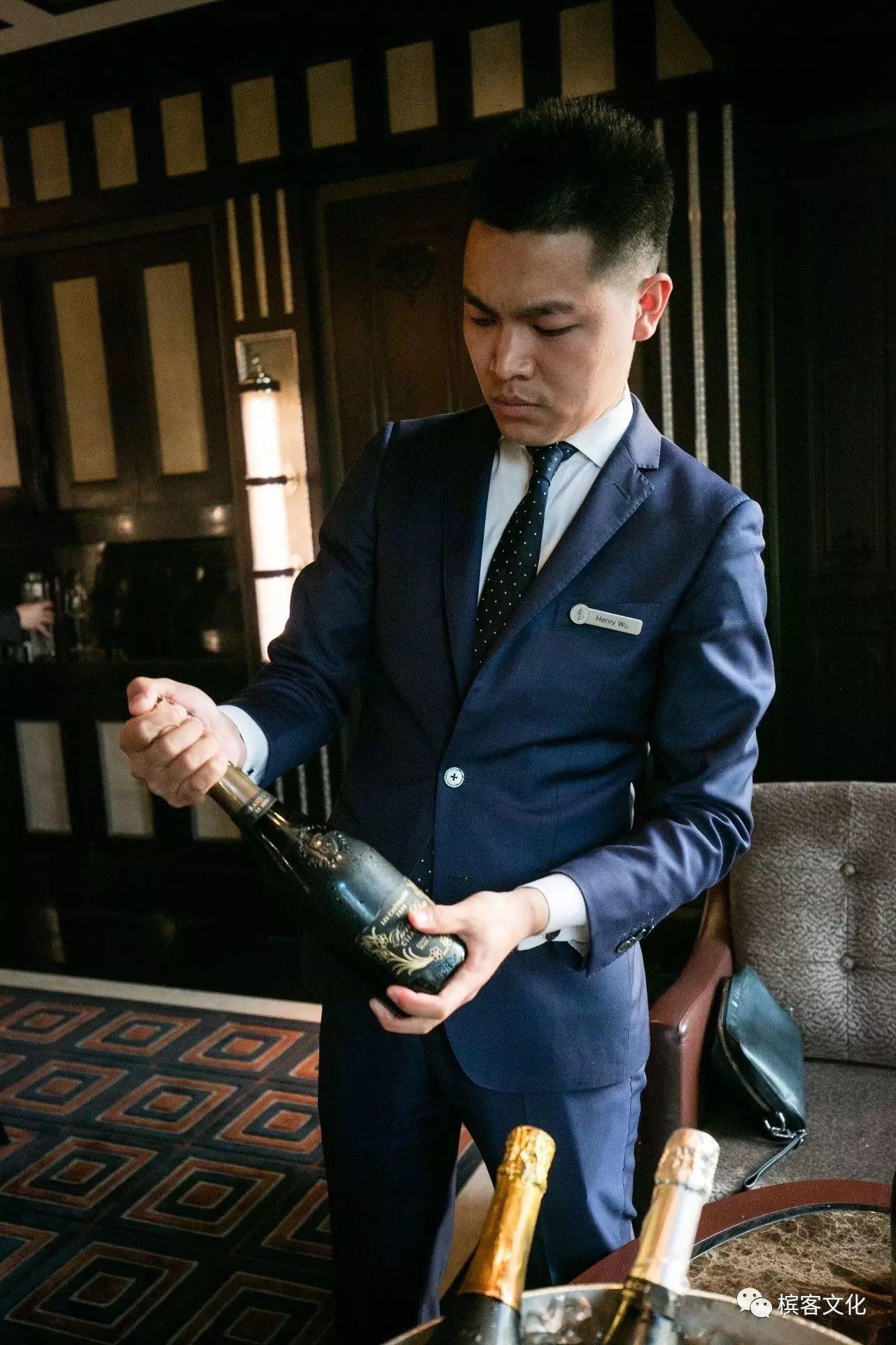 如何正确开香槟？ 安全也帅气？