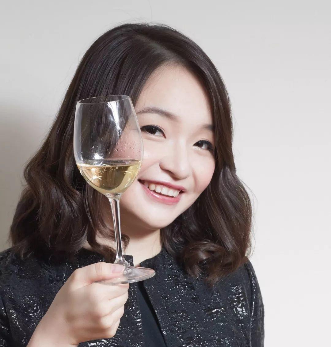 中国大陆香槟进口量暴涨超50%，帅气优雅的人都开始喝香槟了！
