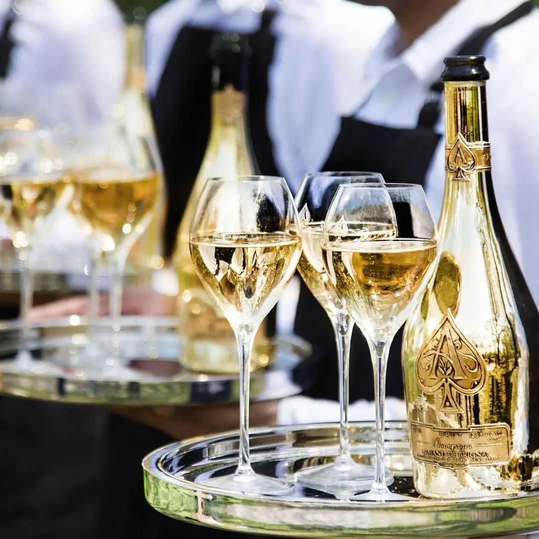 酩悦轩尼诗集团宣布收购黑桃 A 香槟 50% 的股份