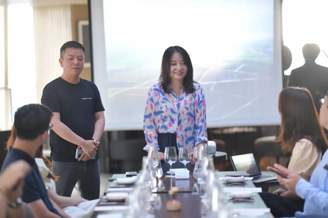 槟客文化企业服务 | 用香槟来给团队一个年末的 happy ending 槟客文化企业服务 | 用香槟来给团队一个年末的 happy ending