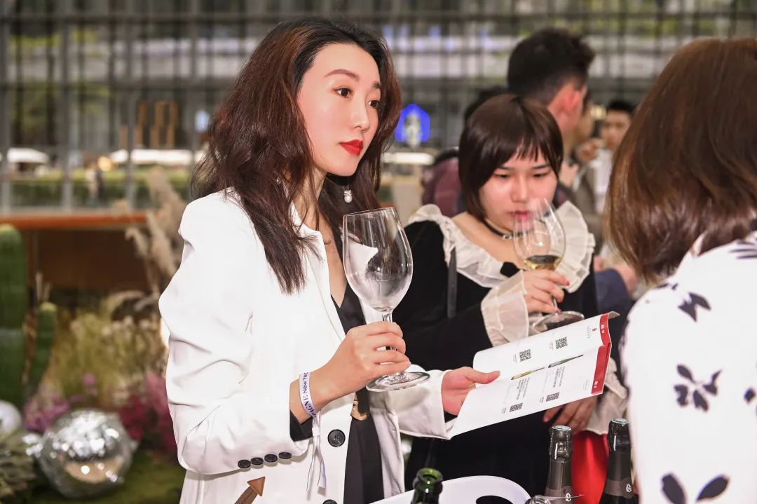 2021，每一个高光时刻，都有香槟相伴