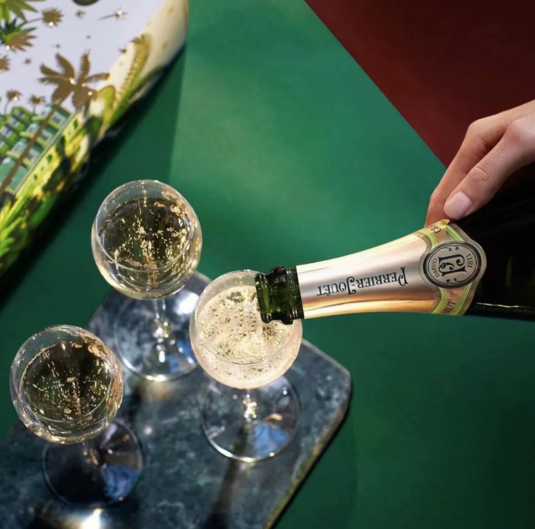 这些香槟品牌已在中国社交媒体开通官方账号！