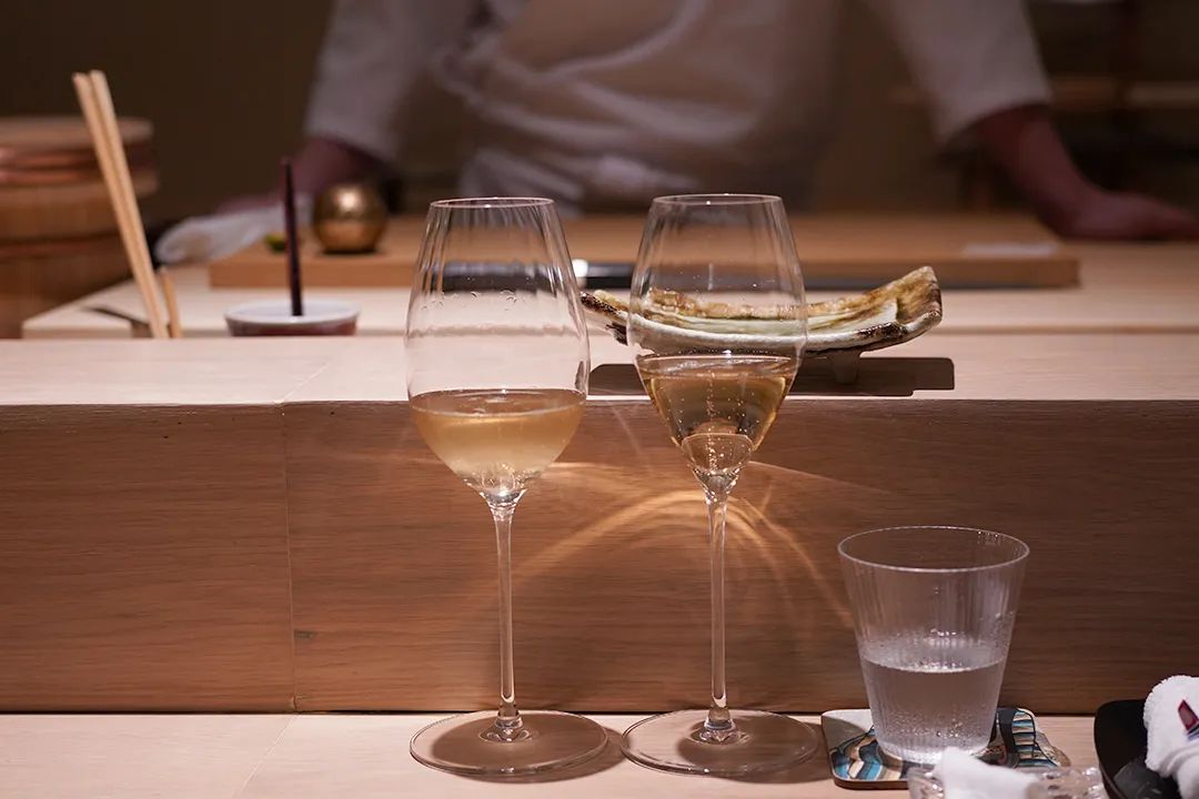 餐酒搭配很难很玄?侍酒师 Arneis 武肖彬分享香槟搭配 3 大心法 ! 餐酒搭配很难很玄?侍酒师 Arneis 武肖彬分享香槟搭配 3 大心法 !