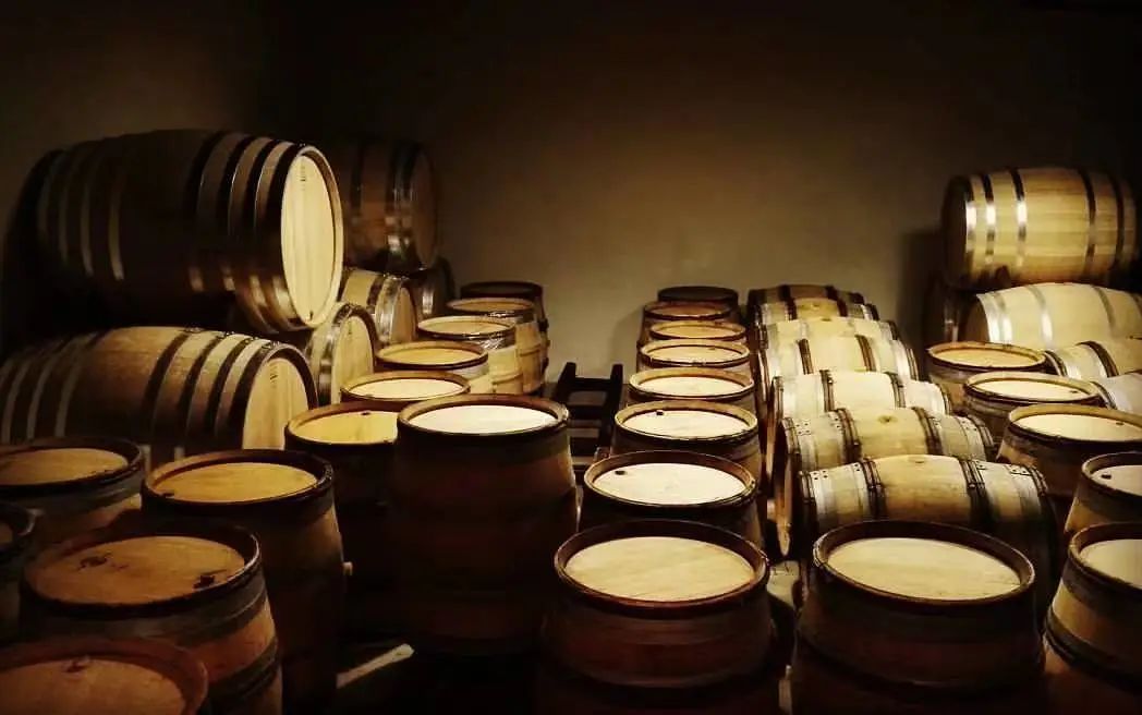 橡木桶陈酿香槟 | 反传统-回归-创新,谈橡木桶与香槟的“爱恨纠葛” 橡木桶陈酿香槟 | 反传统-回归-创新,谈橡木桶与香槟的“爱恨纠葛”