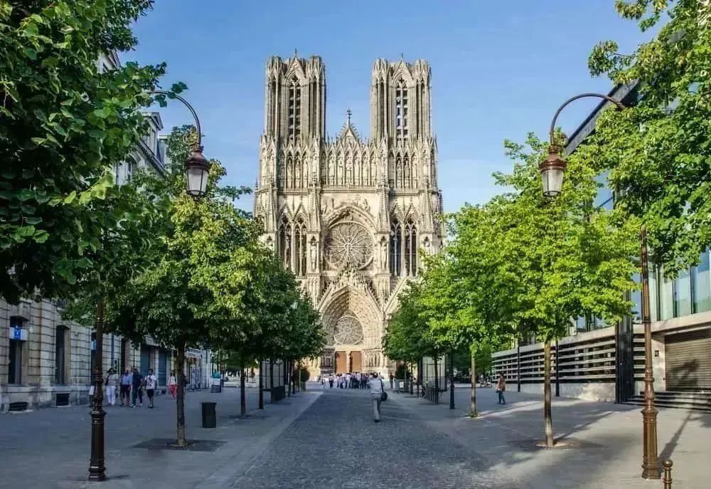 2024 年第一波福利 · 槟客请你来 Reims 逛酒庄品香槟～