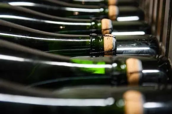 2024 葡萄酒市场投资分析，今年会走出阴霾吗？
